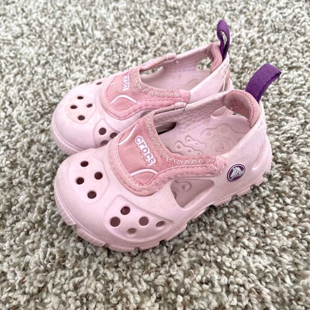 Size 5 / Toddler Girl Crocs Sandals - Picture 3 of 8
